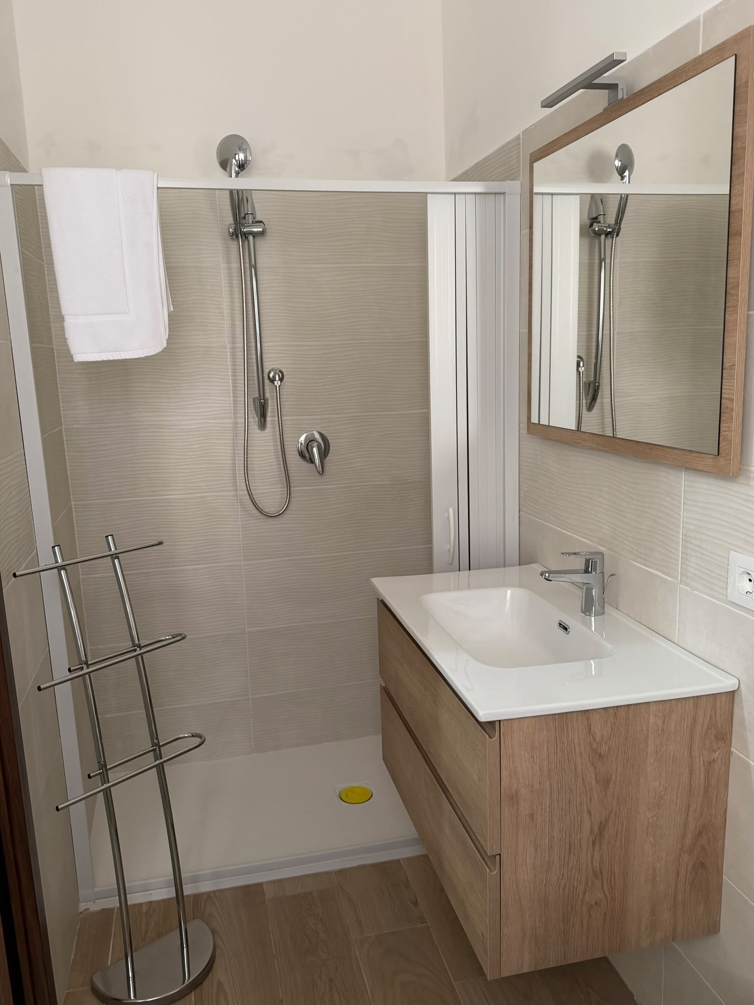 Doccia del bagno privato dell’appartamento Maestrale